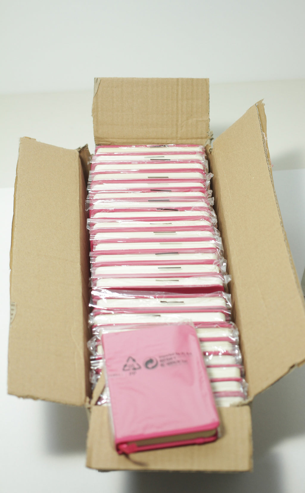 2x Cutii cu 25x Notebooks cu Elastic - A6 - Roz